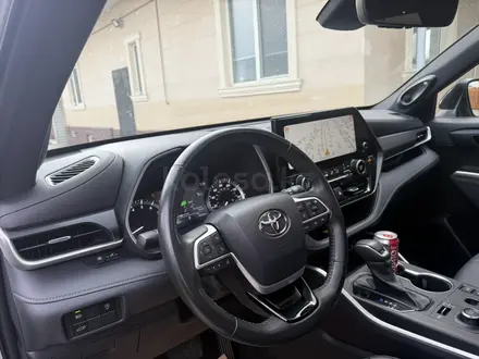 Toyota Highlander 2023 года за 24 000 000 тг. в Алматы – фото 29