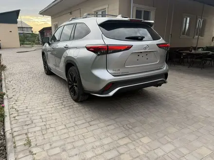 Toyota Highlander 2023 года за 24 000 000 тг. в Алматы – фото 3