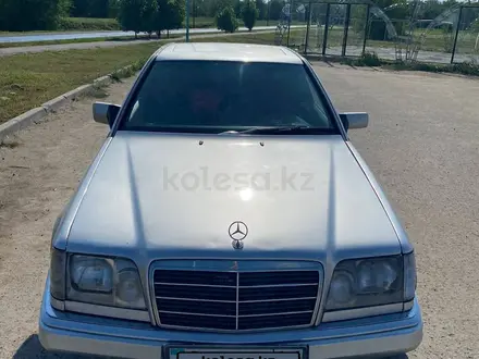 Mercedes-Benz E 220 1996 года за 1 700 000 тг. в Актобе