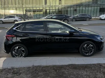 Hyundai i20 2023 года за 8 350 000 тг. в Астана – фото 2