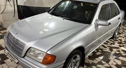Mercedes-Benz C 280 1997 года за 1 300 000 тг. в Караганда – фото 2