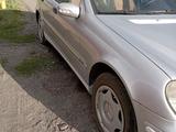 Mercedes-Benz C 200 2004 года за 3 200 000 тг. в Караганда – фото 2