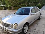 Mercedes-Benz E 240 1997 годаүшін3 300 000 тг. в Кентау – фото 2