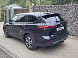Toyota Highlander 2023 года за 19 999 000 тг. в Алматы – фото 2