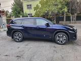 Toyota Highlander 2023 года за 19 999 000 тг. в Алматы – фото 4