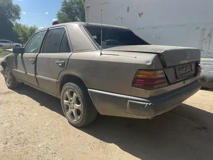 Mercedes-Benz E 200 1991 года за 440 000 тг. в Актобе