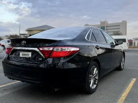 Toyota Camry 2016 года за 6 100 000 тг. в Атырау – фото 3