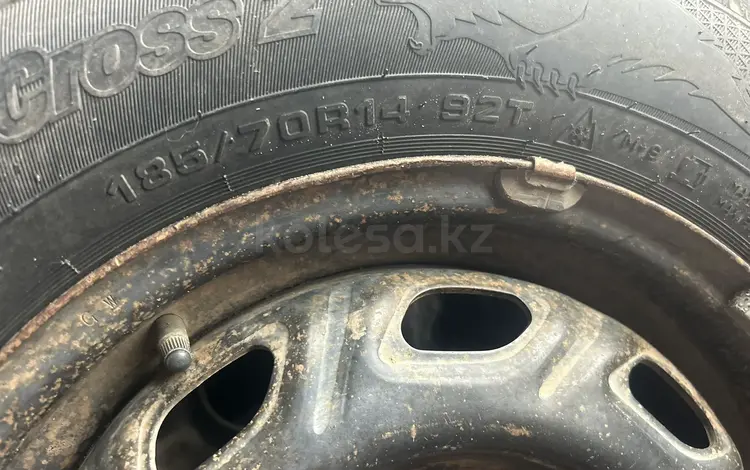 Шины зимные 185/70 R14 за 80 000 тг. в Актобе