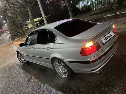 BMW 330 2001 года за 3 700 000 тг. в Алматы – фото 4