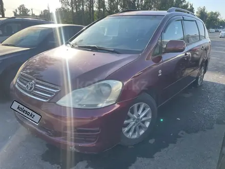 Toyota Avensis Verso 2004 года за 2 887 300 тг. в Алматы – фото 3