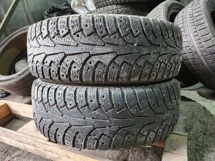 225/65R17 пара Nokian за 15 000 тг. в Алматы