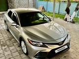 Toyota Camry 2021 года за 13 000 000 тг. в Алматы