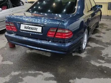 Mercedes-Benz E 230 1995 года за 2 100 000 тг. в Шымкент – фото 8