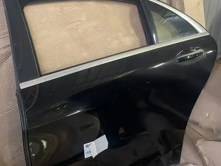 Задние двери на Мерседес W222 222 за 1 000 тг. в Алматы