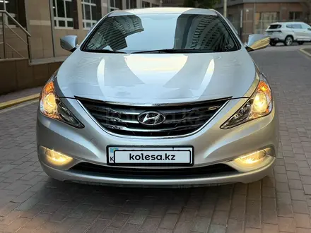 Hyundai Sonata 2012 года за 6 700 000 тг. в Астана – фото 2