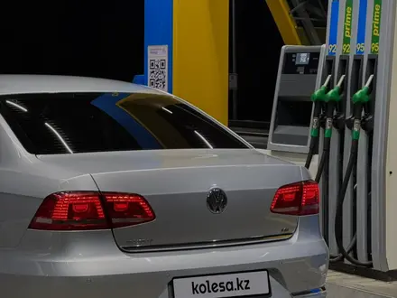 Volkswagen Passat 2013 года за 7 000 000 тг. в Алматы – фото 20