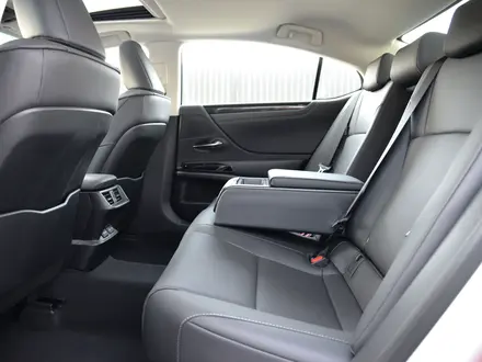 Lexus ES 250 Progressive 2025 года за 29 474 900 тг. в Шымкент – фото 9