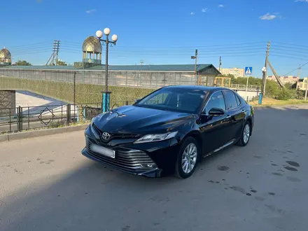 Toyota Camry 2019 года за 15 400 000 тг. в Семей