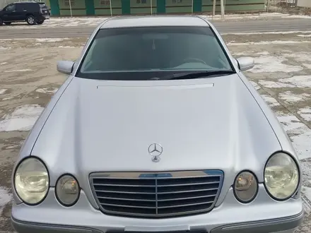 Mercedes-Benz E 320 2001 года за 7 000 000 тг. в Актау – фото 3