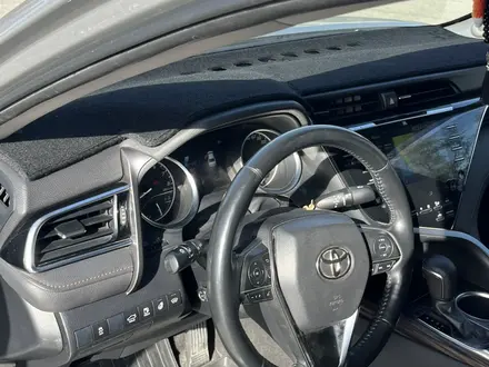 Toyota Camry 2019 года за 12 800 000 тг. в Актау – фото 8