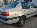 Volkswagen Vento 1993 года за 1 300 000 тг. в Актобе – фото 4