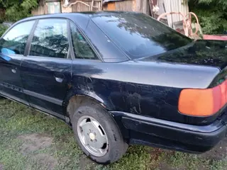 Audi 100