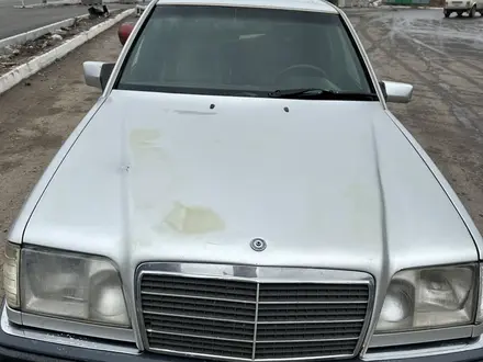 Mercedes-Benz E 200 1994 года за 1 650 000 тг. в Караганда – фото 3