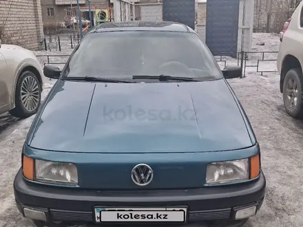 Volkswagen Passat 1992 года за 900 000 тг. в Семей