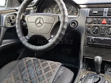 Mercedes-Benz E 280 1996 года за 2 700 000 тг. в Астана – фото 23