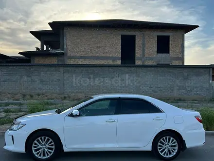 Toyota Camry 2015 года за 10 200 000 тг. в Шымкент – фото 3