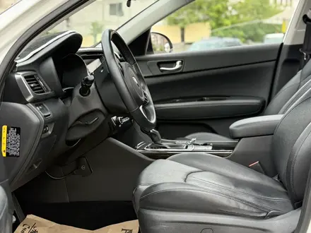Kia K5 2015 года за 8 950 000 тг. в Алматы – фото 17