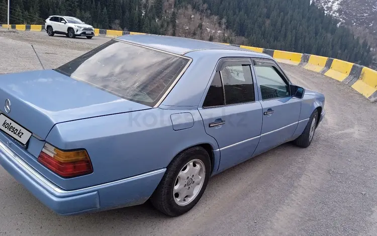 Mercedes-Benz E 260 1991 года за 1 400 000 тг. в Алматы