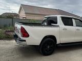 Toyota Hilux 2021 года за 17 600 000 тг. в Атырау – фото 2