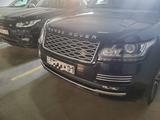 Решетка радиатора на Range Rover Vogue 2013-2017 г. Дизайн 2020 за 140 000 тг. в Алматы – фото 3