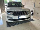 Решетка радиатора на Range Rover Vogue 2013-2017 г. Дизайн 2020үшін140 000 тг. в Алматы