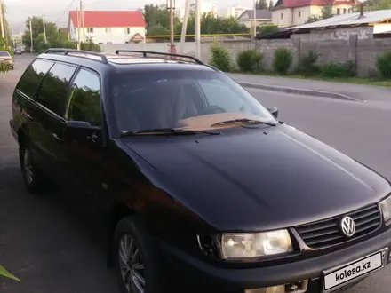 Volkswagen Passat 1995 года за 1 520 000 тг. в Алматы – фото 4