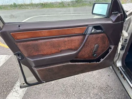 Mercedes-Benz E 230 1991 года за 1 100 000 тг. в Караганда – фото 5