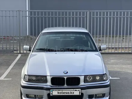 BMW 325 1994 года за 1 650 000 тг. в Актау