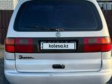 Volkswagen Sharan 1997 годаүшін2 400 000 тг. в Уральск – фото 3