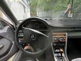 Mercedes-Benz E 200 1987 годаүшін700 000 тг. в Турара Рыскулова – фото 4