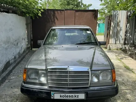 Mercedes-Benz E 200 1987 года за 700 000 тг. в Турара Рыскулова