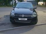 Volkswagen Touareg 2011 года за 11 281 614 тг. в Алматы