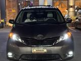 Toyota Sienna 2013 года за 9 000 000 тг. в Атырау