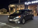 Toyota Sienna 2013 года за 9 000 000 тг. в Атырау – фото 2