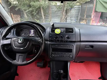 Skoda Fabia 2011 года за 2 800 000 тг. в Астана – фото 13