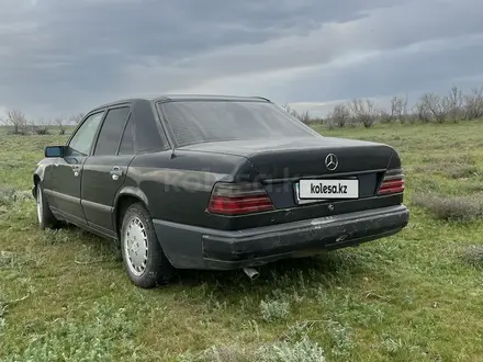 Mercedes-Benz E 230 1989 года за 2 000 000 тг. в Атырау – фото 12