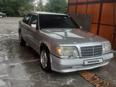 Mercedes-Benz E 280 1993 года за 2 750 000 тг. в Жаркент – фото 4