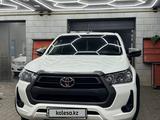 Toyota Hilux 2022 года за 25 000 000 тг. в Актобе