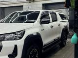 Toyota Hilux 2022 года за 25 000 000 тг. в Актобе – фото 2
