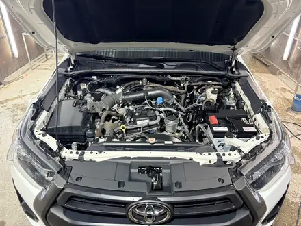 Toyota Hilux 2022 года за 25 000 000 тг. в Актобе – фото 33